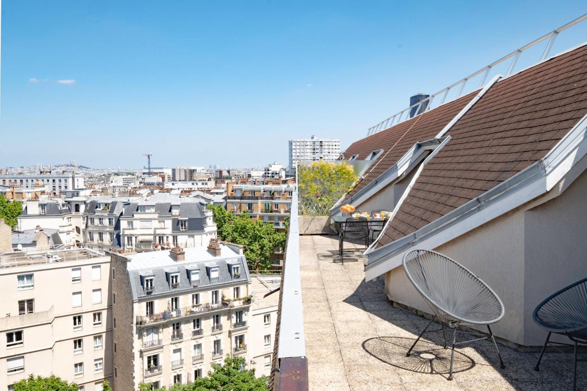 L'envol - Eiffel Tower View, Near Metro Apartment